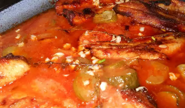 Makrelen mit Tomatensoße im Ofen