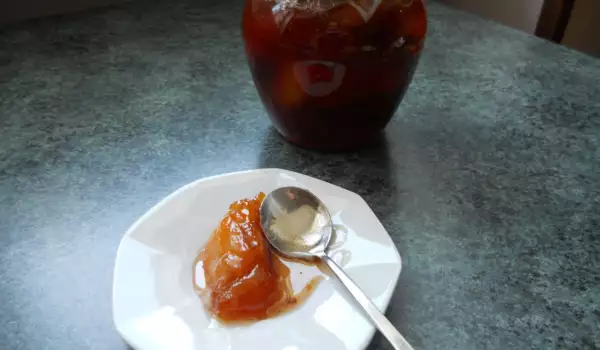 Schnelle Marmelade aus geschälten Pfirsichen