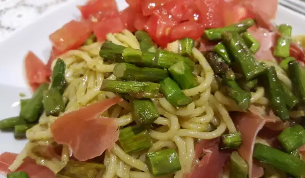 Schnelle Spaghetti mit Prosciutto und grünem Spargel