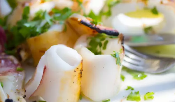 Calamari nach Griechischer Art mit Zitrone und Knoblauch