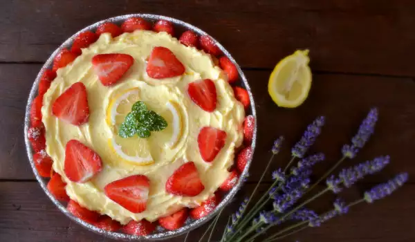 Tiramisu mit Erdbeeren und Zitronencreme
