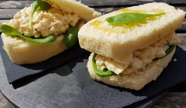 Kalte Sandwiches mit Eiersalat