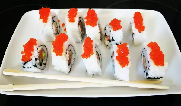 Sushi mit Lachskaviar