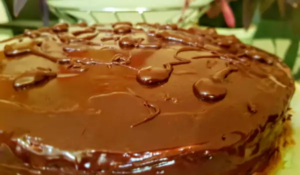 Torte mit flüssiger Schokolade und Mascarpone