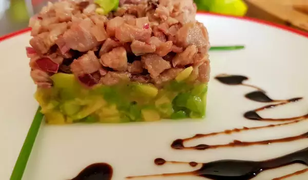 Tartar aus Thunfisch und Avocado