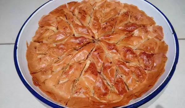 Türkisches Baklava mit Walnüssen, Paniermehl und Zimt