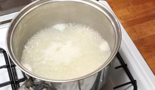 Zubereitung von Reiswasser
