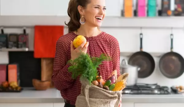 Kochen in einer kleinen Küche