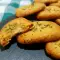 Glutenfreie Salzcracker mit Hüttenkäse