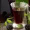 Süßer hausgemachter Brombeerwein