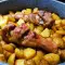 Putenkeulen mit frischen Kartoffeln und Bier