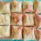 Blätterteigtaschen mit Olivenpaste und Käse