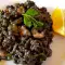 Schwarze Paella (Paella negra de marisco)