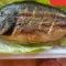 Dorade in einer Grillpfanne
