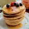 Amerikanische Pancakes mit Saurer Sahne