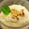 Hausgemachte Eiscreme mit Nüssen