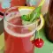Hausgemachte Limonade mit Sauerkirschen