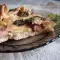 Focaccia mit Bacon, Pilzen und Käse