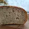 Vollkornbrot mit Körnern