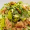 Eisbergsalat mit Rucoladressing und Thunfisch
