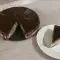 Schokoladenkuchen mit Löffelbiskuit