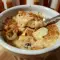 Brauner Reis mit Milch und braunem Zucker