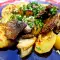 Kartoffeln mit Parasol Pilzen im Ofen