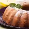 Kuchen mit Sprudelwasser