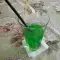 Erfrischender Cocktail aus Minze und Sprite