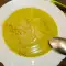 Cremesuppe aus Avocado und Zucchini