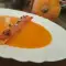 Cremesuppe aus Kürbis mit Garnelen