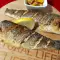 Gegrillter Seebarsch mit Lorbeerblatt