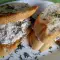 Mini Sandwiches mit Oliven und Käse
