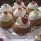 Cupcakes mit Himbeeren und Schoko-Vanille Glasur