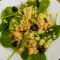 Bulgursalat mit Babyspinat und Bonito Filets