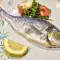 Gebratene Dorade in Salzkruste