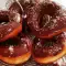 Donuts und Krapfen mit hausgemachter Creme