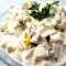 Eiersalat mit Mayonnaise und Essiggurken