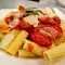 Rigatoni mit Pesto und Cherrytomaten