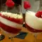 Romantisches Dessert mit Himbeeren und Mascarpone