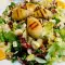 Salat mit karamellisierten Birnen und Blauschimmelkäse