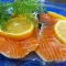 Hausgemachter marinierter Lachs
