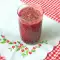 Roter Smoothie mit Chiasamen und Roter Bete