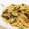 Spaghetti mit Muscheln und Pesto
