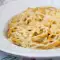 Kürbisspaghetti mit Hüttenkäse- und Frischkäsesoße
