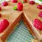 Torte mit Mousse au Chocolat und Himbeeren