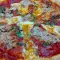 Pizza mit Thunfisch und Tomaten
