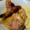 Kaninchen mit Curry und Zwiebeln