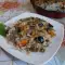 Auflauf mit Pilzen, Lauch, Reis und Oliven
