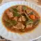 Eintopf mit frischen, grünen Bohnen und Schweinefleisch